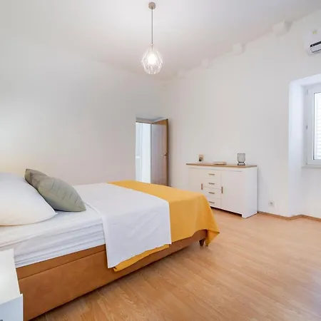 Two Oranges Dubrovnik