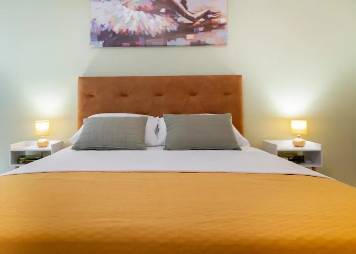 Apartment Two Oranges