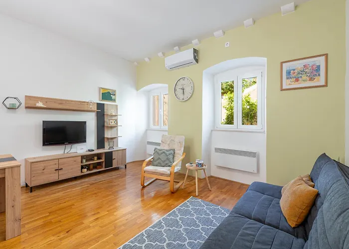 Two Oranges דוברובניק