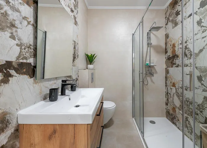 Two Oranges Apartment *