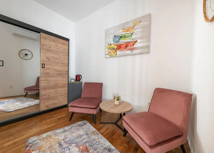 Apartment Two Oranges *